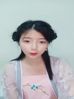 巨大的人造阴茎让这个法国人阴户喷得很厉害